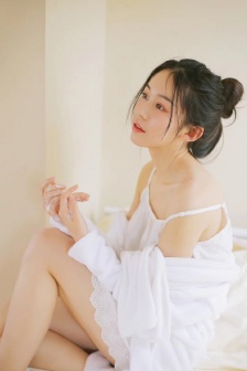 挺进邻居人妻雪白的身体韩国电影