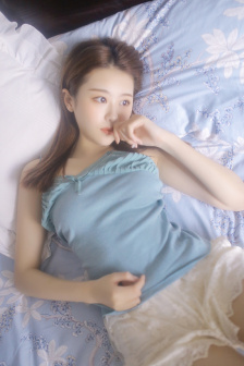 双乳被陌生人把玩挤出奶水黄